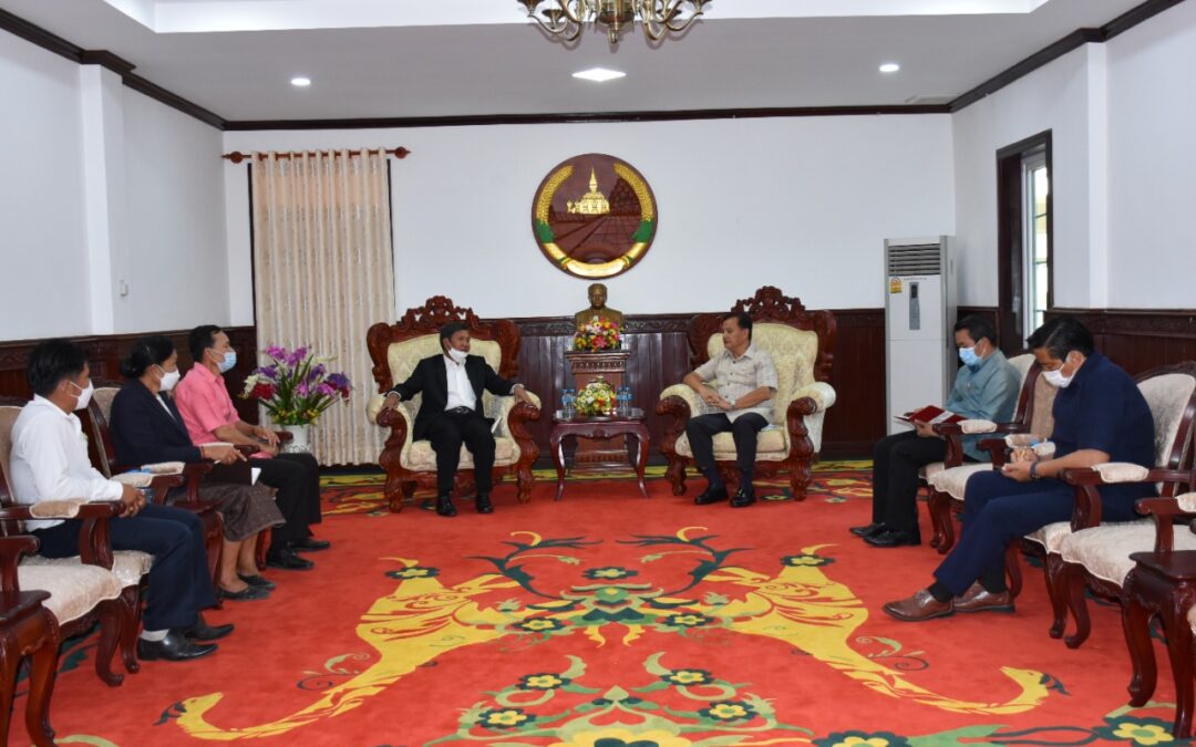 ປະທານສະພາປະຊາຊົນແຂວງ ແລະ ການນຳແຂວງໆສະຫວັນນະເຂດ ຕ້ອນຮັບທ່ານຮອງປະທານສະພາແຫ່ງຊາດ.