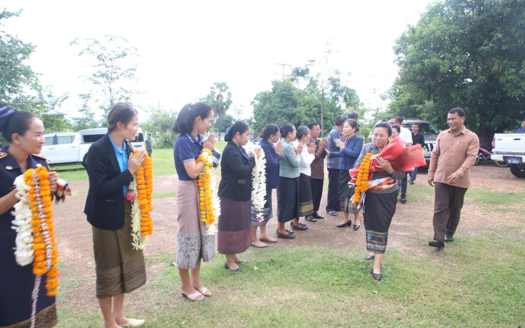 ຮອງປະທານສະພາແຫ່ງຊາດ ພົບປະຜູ້ມີສິດເລືອກຕັ້ງ ຢູ່ເມືອງຈຳພອນ