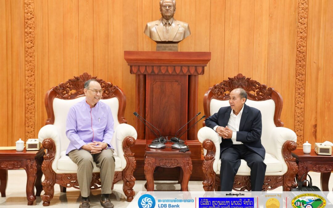 ປະທານກຳມາທິການບັນດາເຜົ່າ ມອບ-ຮັບ ເຄື່ອງຊ່ວຍເຫຼືອ