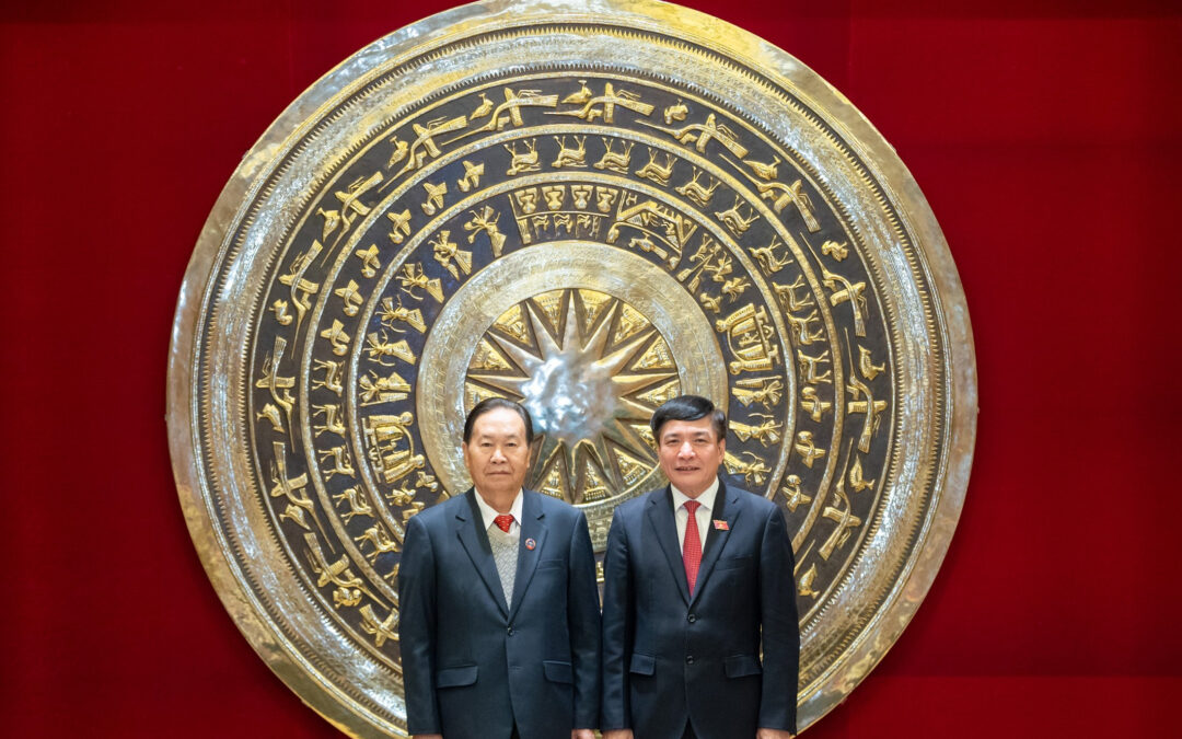 ຮອງ​ປະທານ​ສະພາ​ແຫ່ງ​ຊາດ​ ​​​ເຮັດ​ວຽກ​ກັບ​​ເລ​ຂາ​ທິ​ການ​ສະ​ພາ​ແຫ່ງ​ຊາດຫວຽດນາມ