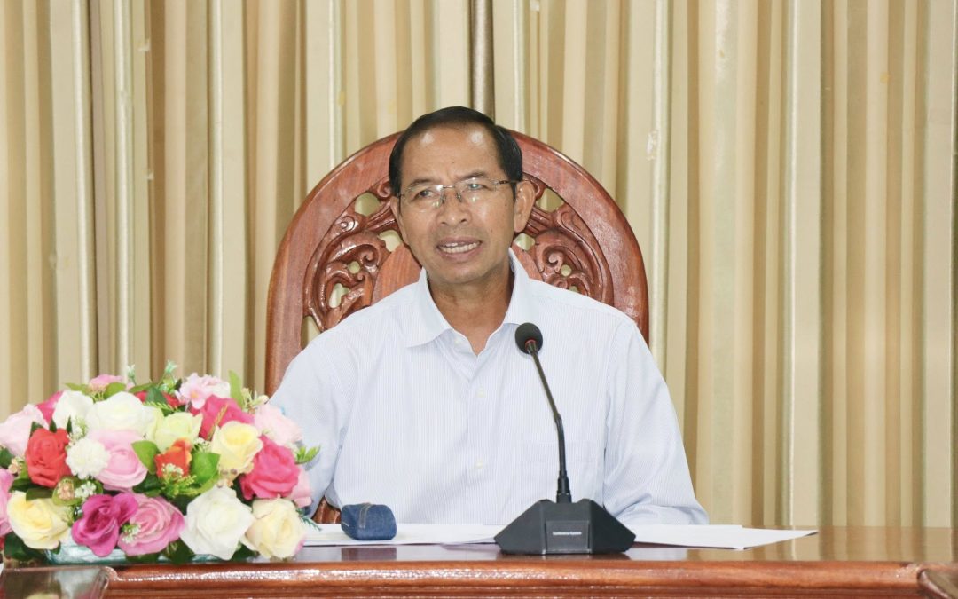 ຄົ້ນຄວ້າໜັງສືສະເໜີຂອງທ່ານເຈົ້າແຂວງ ຈໍານວນ 2 ສະບັບ.