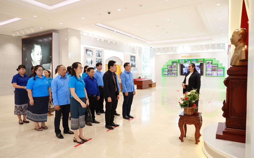 3 ອົງການຈັດຕັ້ງມະຫາຊົນກົມແຜນການ ຢ້ຽມຊົມຫ້ອງມູນເຊື້ອ ແລະ ຫ້ອງປະຊຸມໃຫຍ່ສະພາແຫ່ງຊາດ