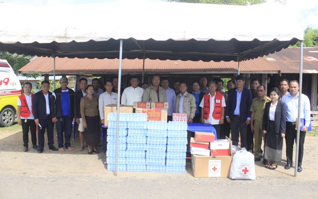 ມອບເຄື່ອງໃຫ້ຄອບຄົວຖືກຜົນກະທົບໄພພິບັດນໍ້າຖ້ວມ ຈາກພາຍຸ ວູຕີບ (WUTIP)