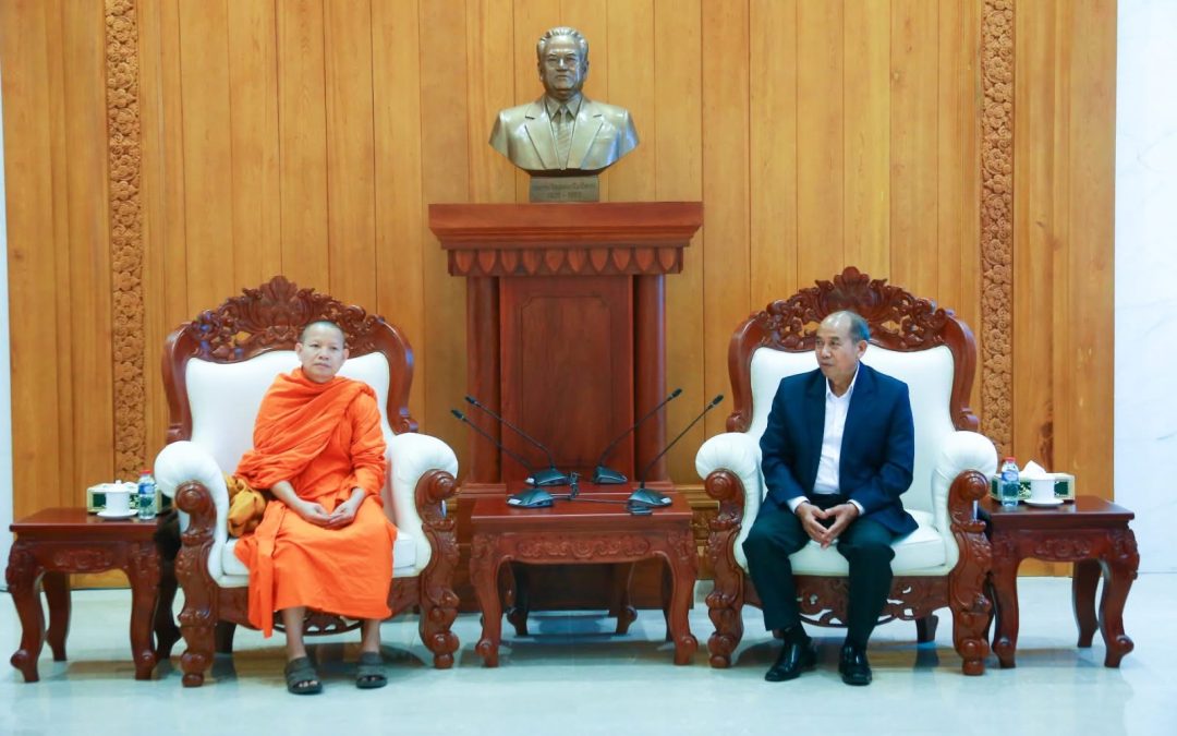 ມອບ-ຮັບເຄື່ອງຊ່ວຍເຫຼືອປະຊາຊົນບ້ານຫ້ວຍເດື່ອ