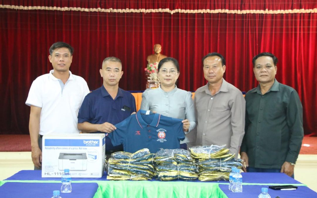 ບໍລິສັດຫວາພາບ ພັດທະນາກະສິກໍາ ແລະ ຟາມລ້ຽງສັດຈໍາກັດຜູ້ດຽວ ມອບເຄື່ອງໃຫ້ສະພາປະຊາຊົນແຂວງ