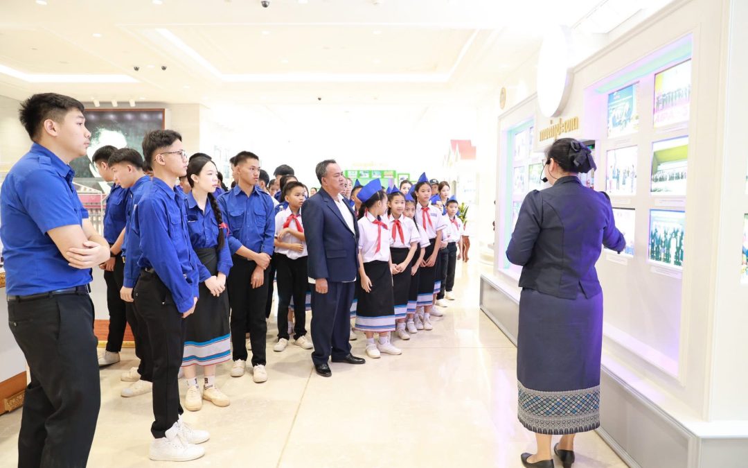 ນັກຮຽນຈາກ 2 ໂຮງຮຽນ ແລະ ກົມຄຸ້ມຄອງທຸລະກິດການທ່ອງທ່ຽວ ຢ້ຽມຊົມຫ້ອງມູນເຊື້ອ ແລະ ຫ້ອງປະຊຸມໃຫຍ່ ສພຊ