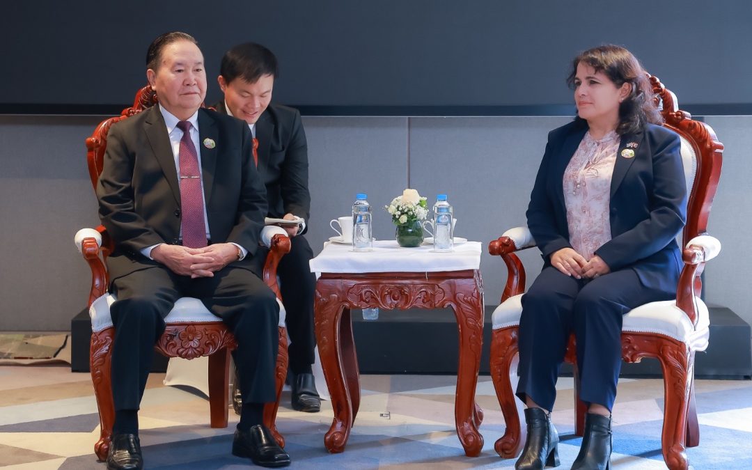 ປະທານສະມາຄົມມິດຕະພາບ ລາວ-ກູບາ ຢ້ຽມ​ຂ່ຳ​ນັບ ກຳມະການກົມການເມືອງສູນກາງພັກກອມມູນິດກູບາ