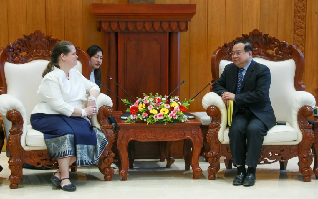 ເອກອັກຄະລັດຖະທູດສະຫະລັດ ເຂົ້າຢ້ຽມອໍາລາປະທານກໍາມາທິການການຕ່າງປະເທດ