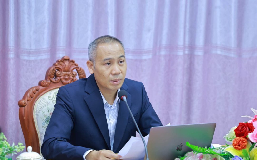 ເຝິກອົບຮົມວຽກງານເລຂາການນຳ